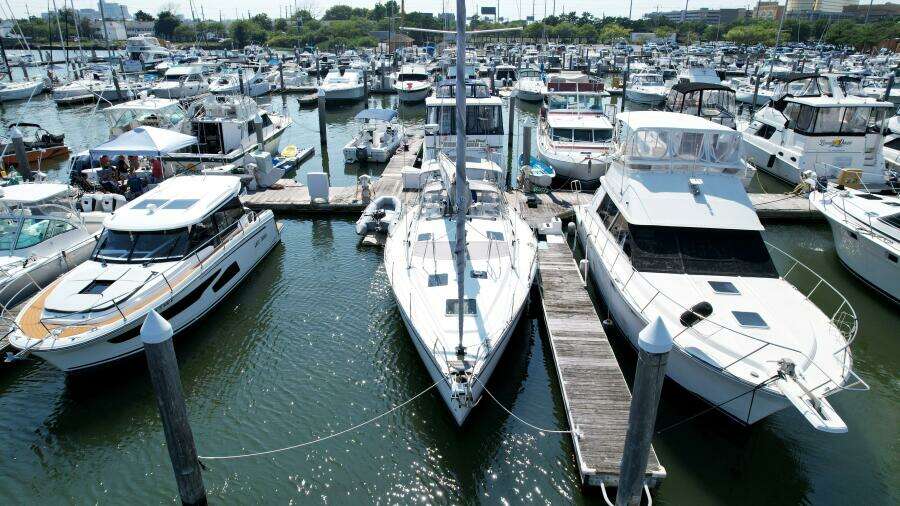 Wind Kist 43ft Hunter Yacht For Sale