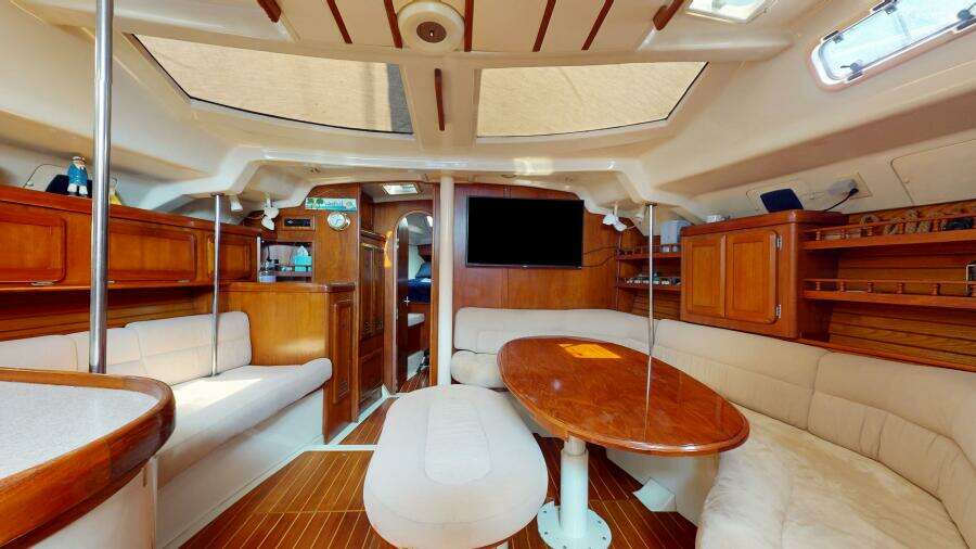 Wind Kist 43ft Hunter Yacht For Sale