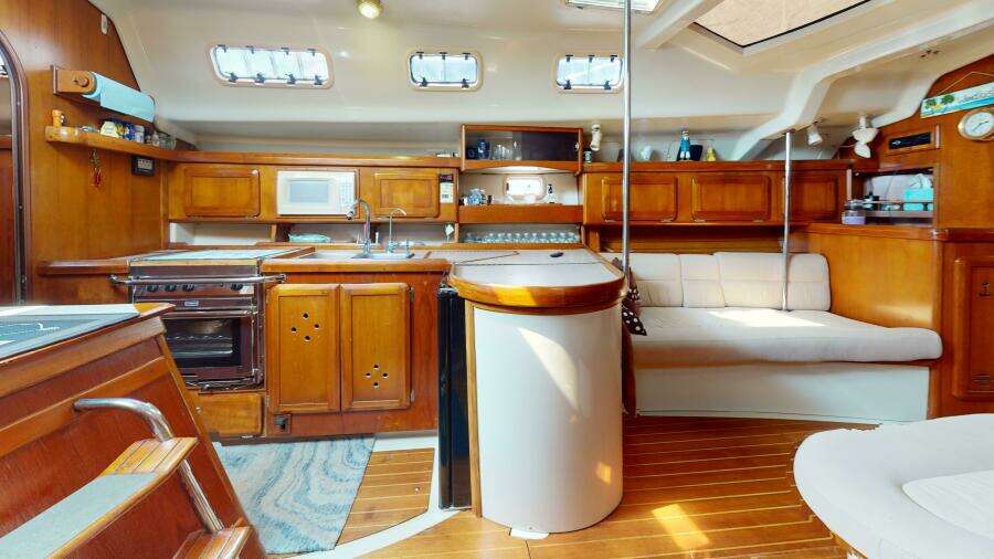 Wind Kist 43ft Hunter Yacht For Sale