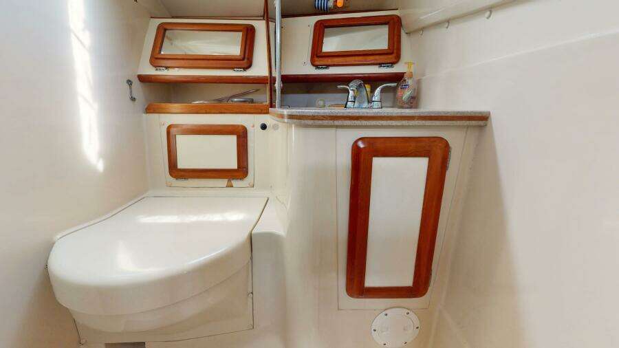 Wind Kist 43ft Hunter Yacht For Sale