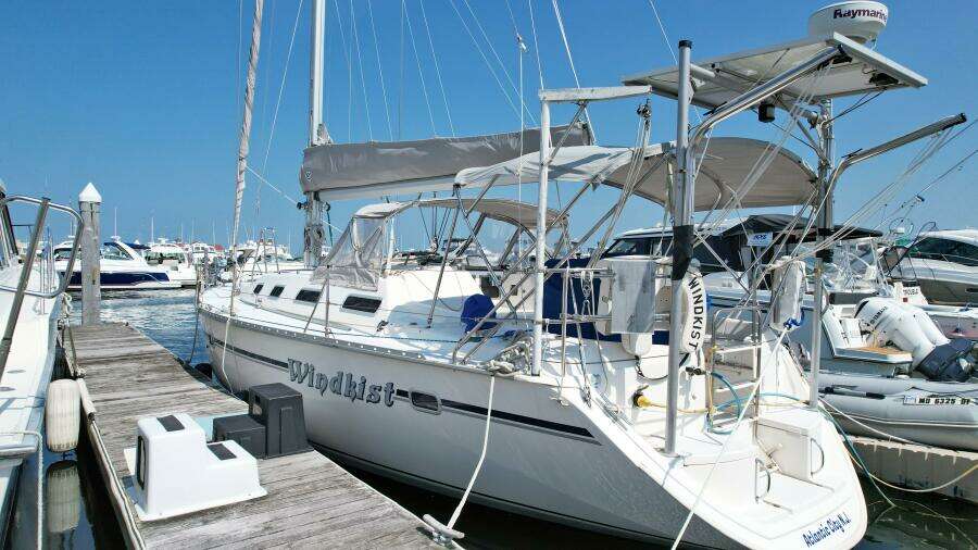 Wind Kist 43ft Hunter Yacht For Sale