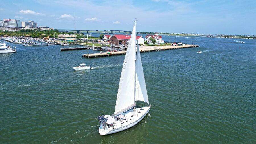 Wind Kist 43ft Hunter Yacht For Sale