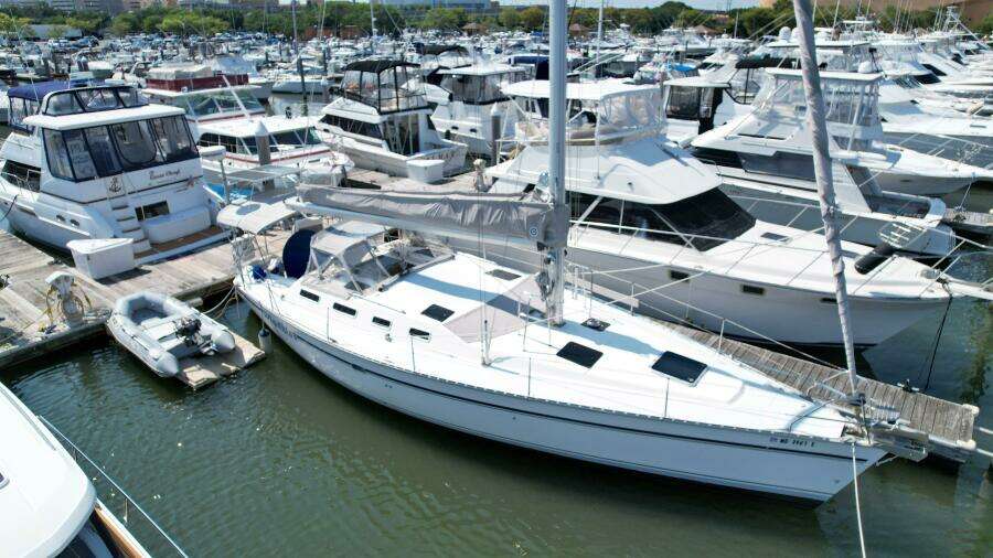 Wind Kist 43ft Hunter Yacht For Sale