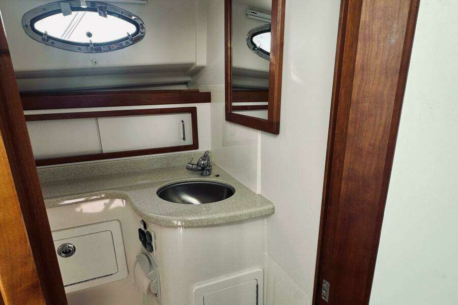 Sisters 30ft Back Cove Yacht For Sale
