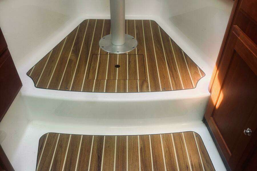Sisters 30ft Back Cove Yacht For Sale