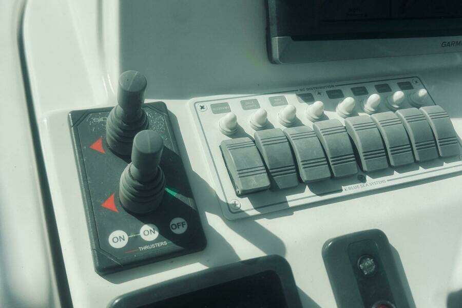 Sisters 30ft Back Cove Yacht For Sale