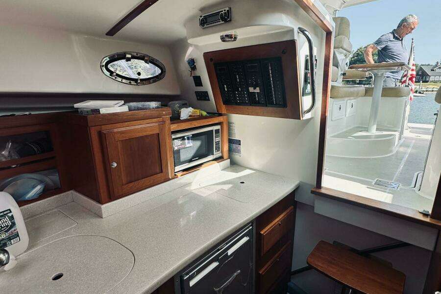Sisters 30ft Back Cove Yacht For Sale
