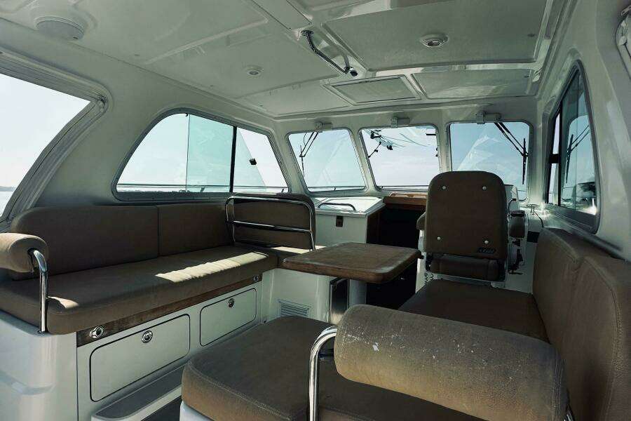 Sisters 30ft Back Cove Yacht For Sale