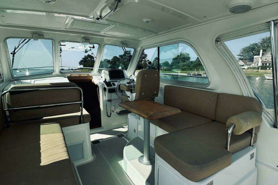 Sisters 30ft Back Cove Yacht For Sale