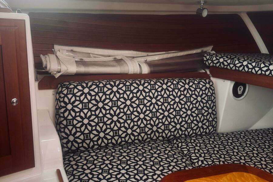 Sisters 30ft Back Cove Yacht For Sale