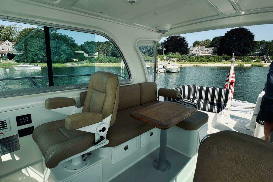 Sisters 30ft Back Cove Yacht For Sale