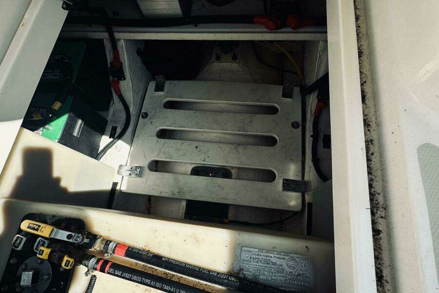 Sisters 30ft Back Cove Yacht For Sale