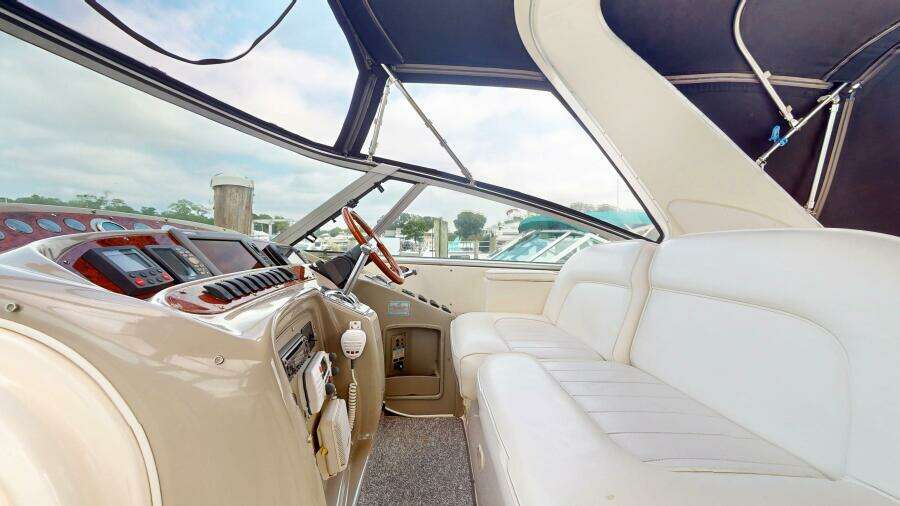 Ocean Castle 41ft Maxum Yacht For Sale