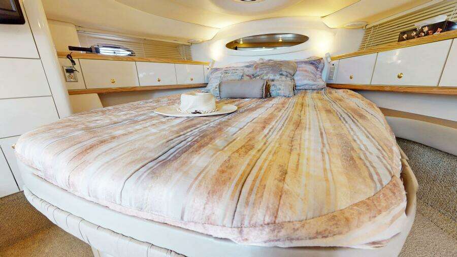 Ocean Castle 41ft Maxum Yacht For Sale