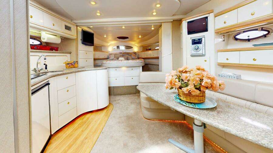 Ocean Castle 41ft Maxum Yacht For Sale
