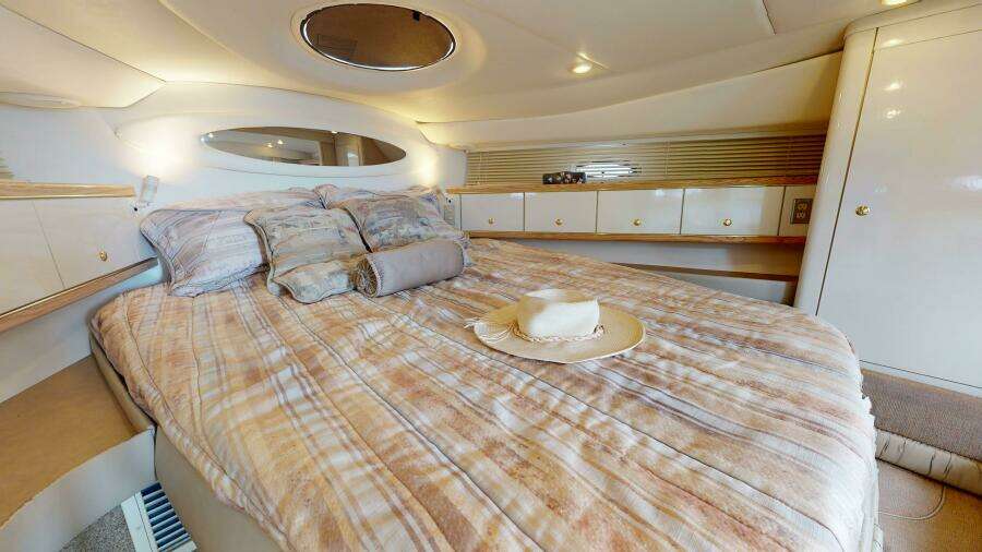 Ocean Castle 41ft Maxum Yacht For Sale