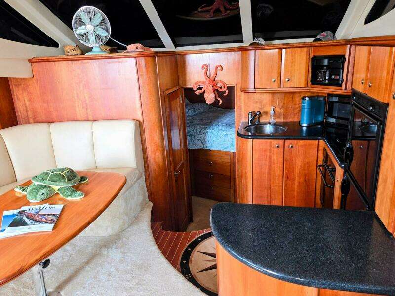 39ft Silverton Yacht For Sale
