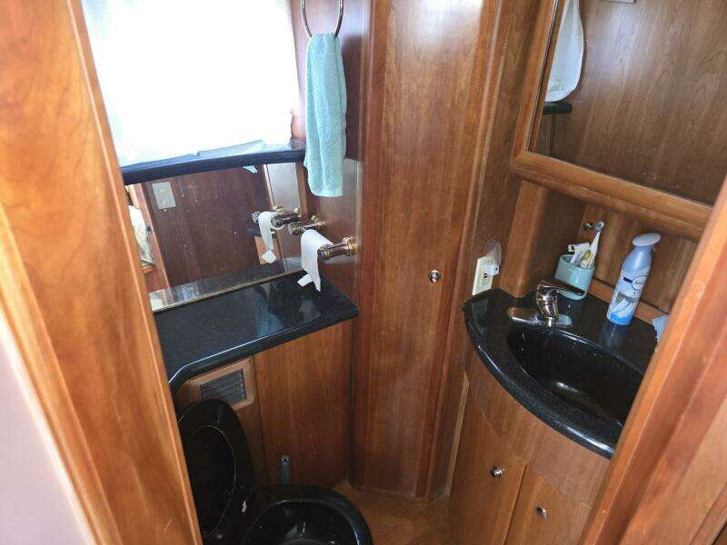 39ft Silverton Yacht For Sale