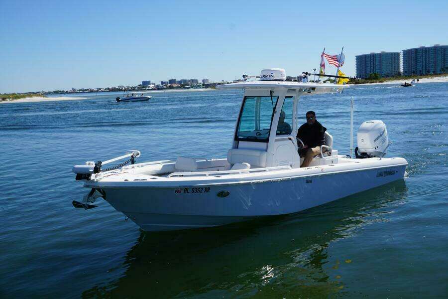 2022 25 Everglades 253cc Profile (1)