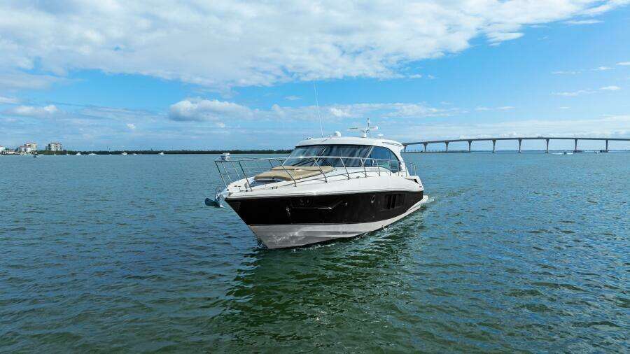 2014 45 Cruisers Yachts Cantius - Best Times Too 