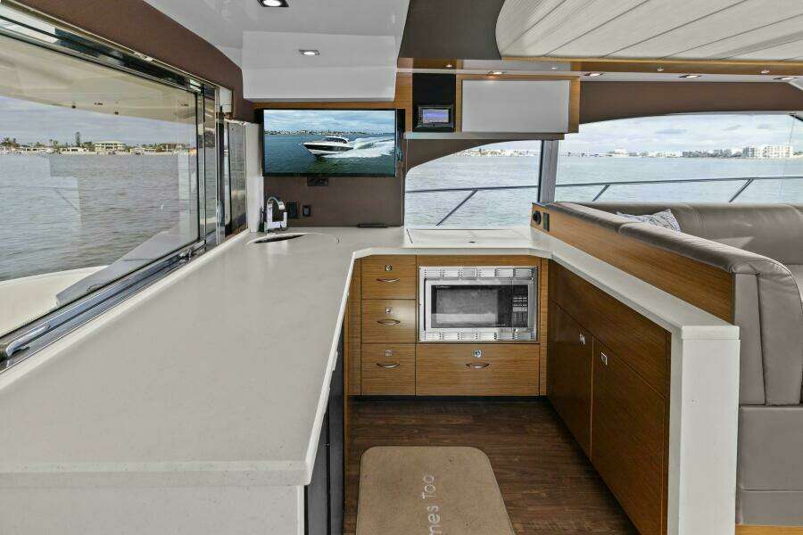 2014 45 Cruisers Yachts Cantius - Best Times Too 