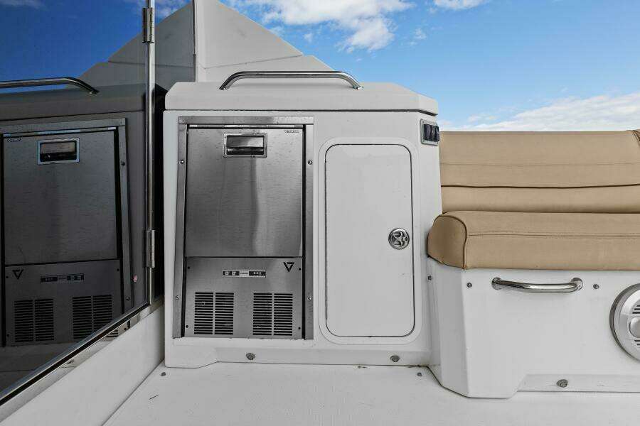 2014 45 Cruisers Yachts Cantius - Best Times Too 