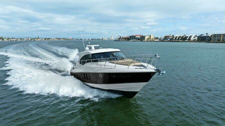2014 45 Cruisers Yachts Cantius - Best Times Too 