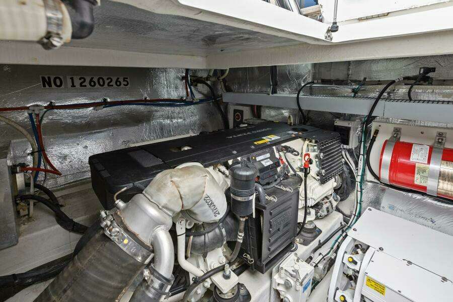 2014 45 Cruisers Yachts Cantius - Best Times Too 