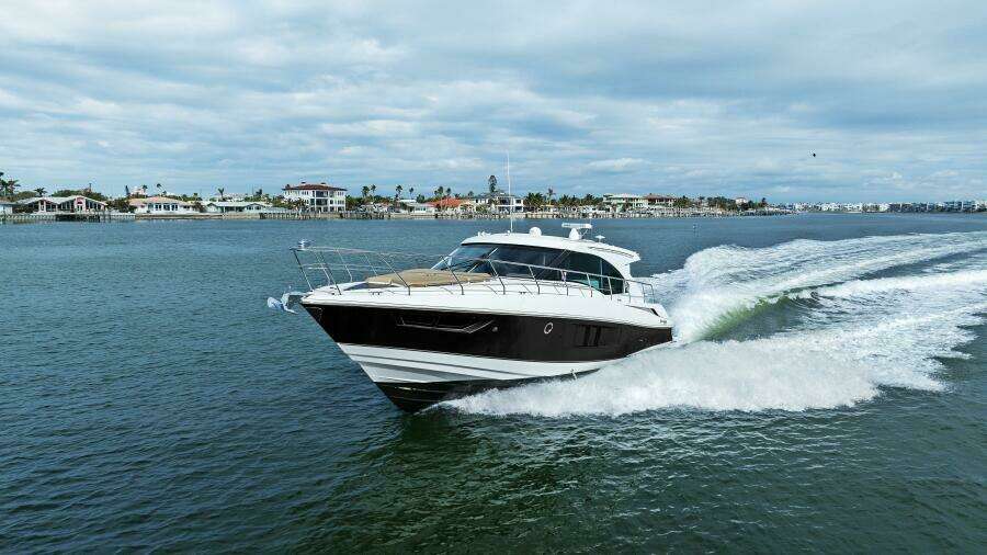 2014 45 Cruisers Yachts Cantius - Best Times Too 