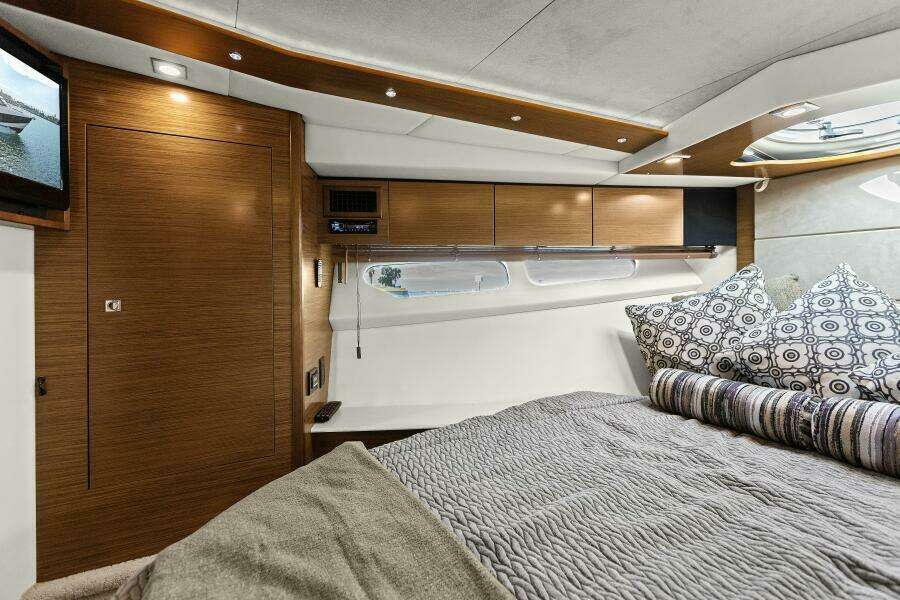 2014 45 Cruisers Yachts Cantius - Best Times Too 