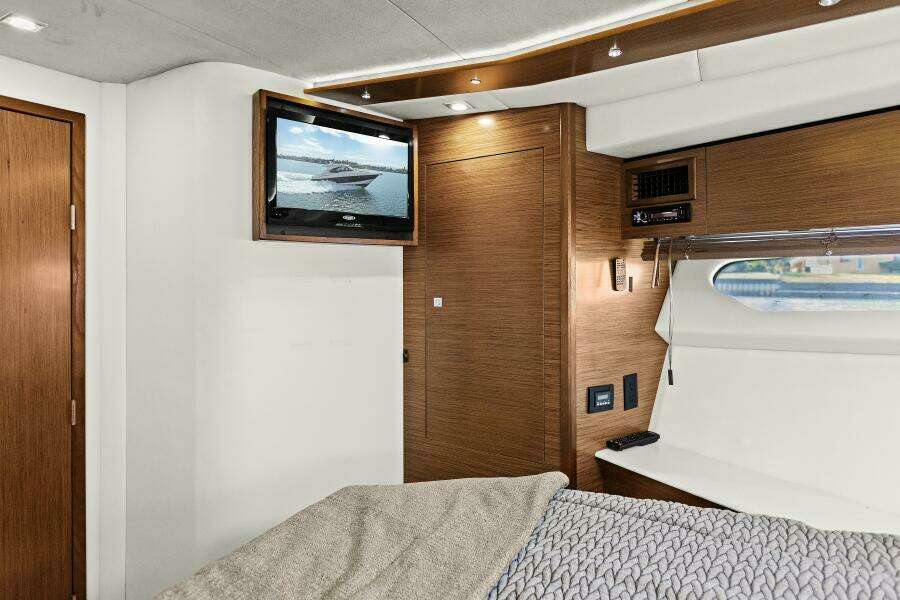 2014 45 Cruisers Yachts Cantius - Best Times Too 