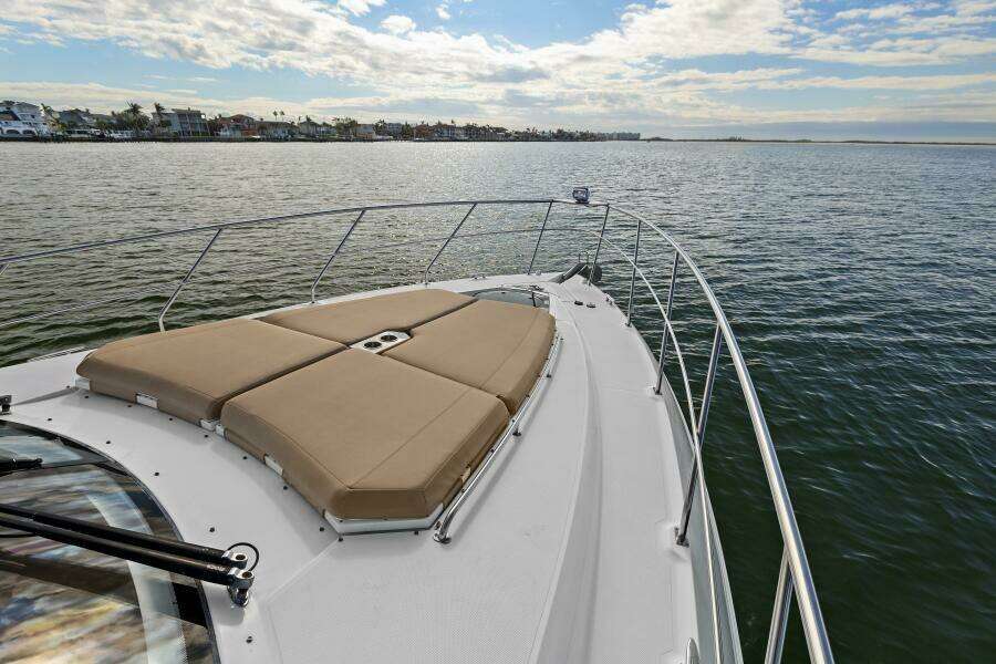 2014 45 Cruisers Yachts Cantius - Best Times Too 