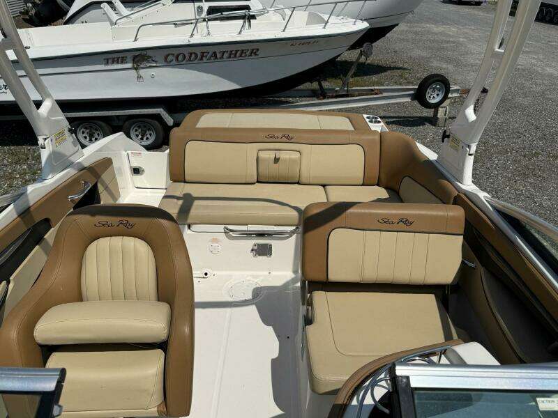 24ft Sea Ray Yacht For Sale