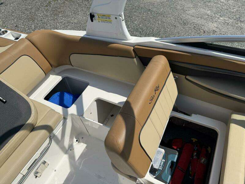 24ft Sea Ray Yacht For Sale