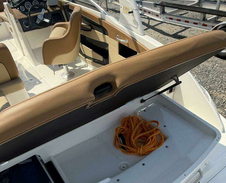 24ft Sea Ray Yacht For Sale