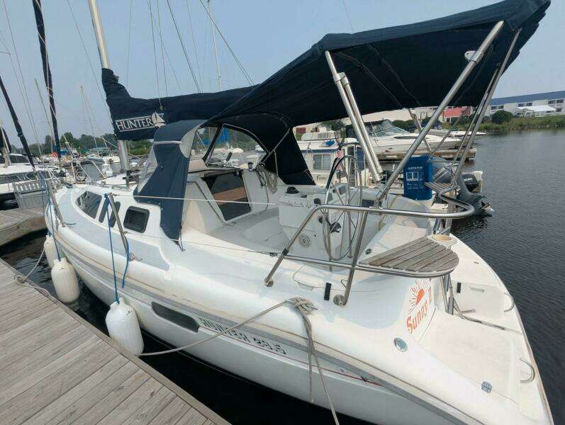 Sunny II 29ft Hunter Yacht For Sale