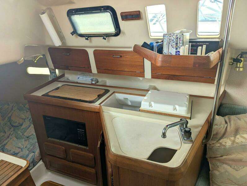 Sunny II 29ft Hunter Yacht For Sale