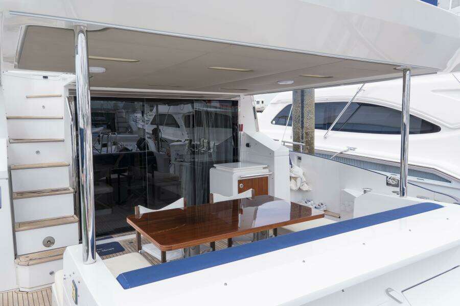 PRIVE 66ft Azimut Yacht For Sale