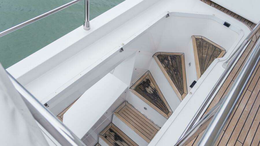 PRIVE 66ft Azimut Yacht For Sale