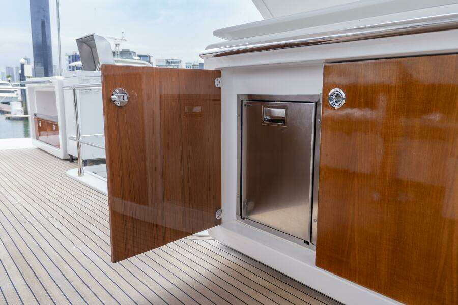 PRIVE 66ft Azimut Yacht For Sale