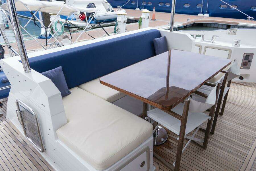 PRIVE 66ft Azimut Yacht For Sale