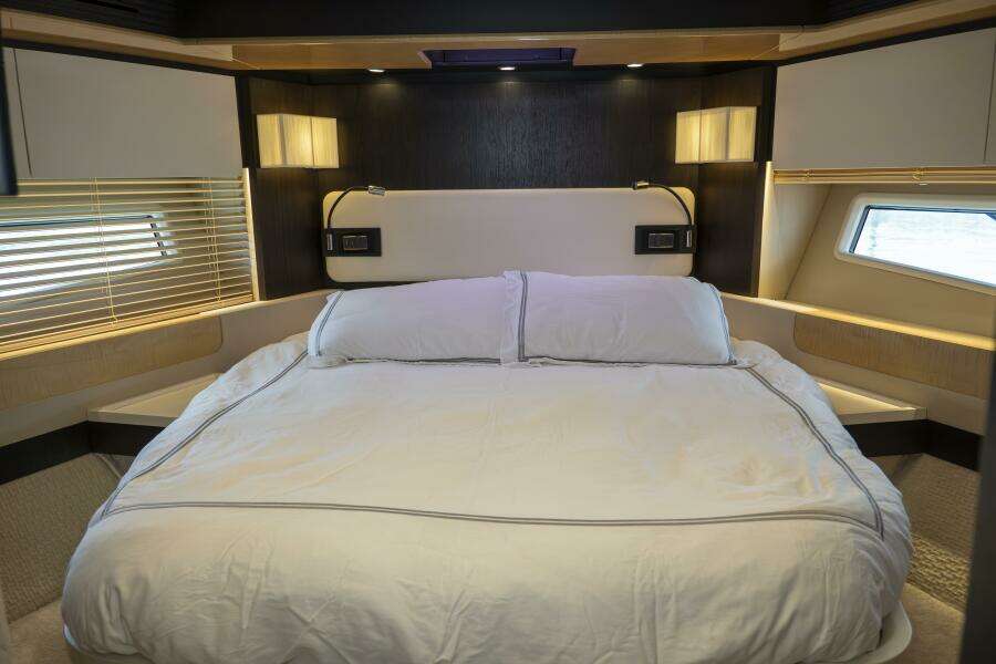 PRIVE 66ft Azimut Yacht For Sale