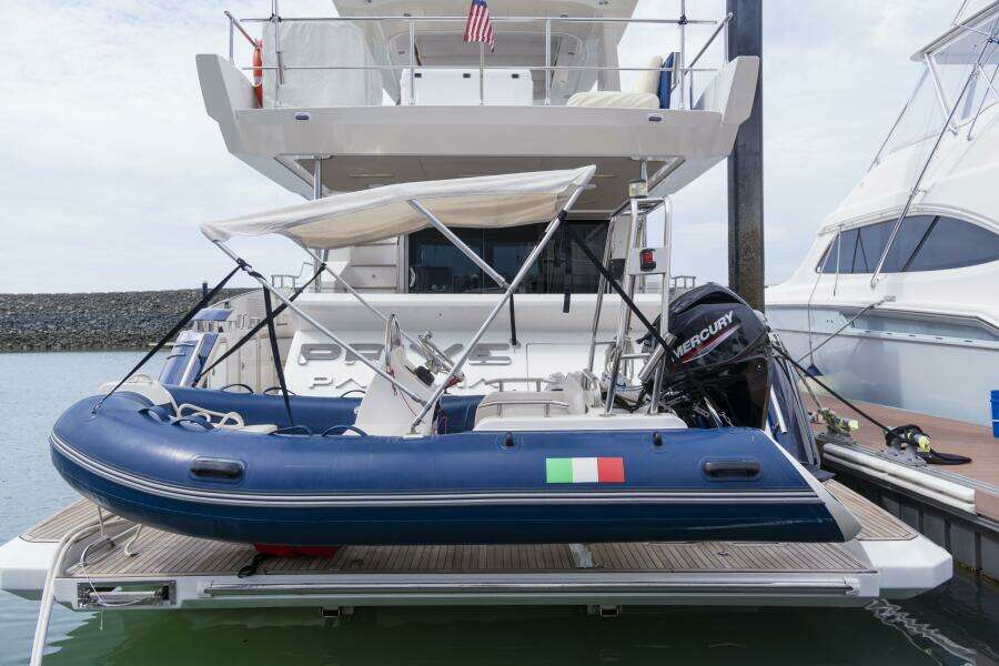 PRIVE 66ft Azimut Yacht For Sale
