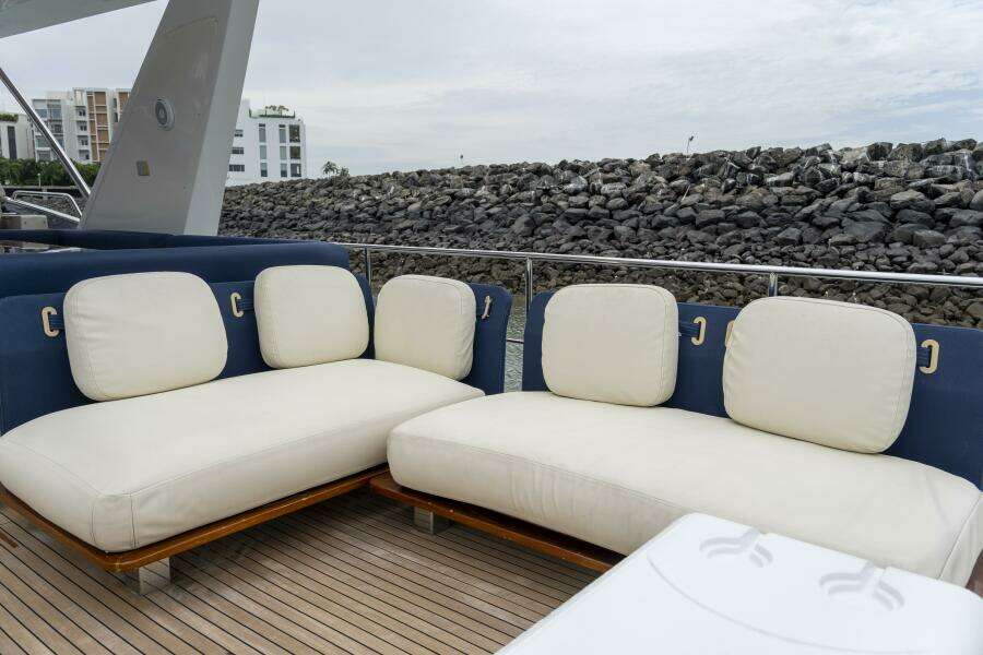 PRIVE 66ft Azimut Yacht For Sale
