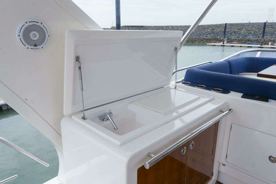 PRIVE 66ft Azimut Yacht For Sale