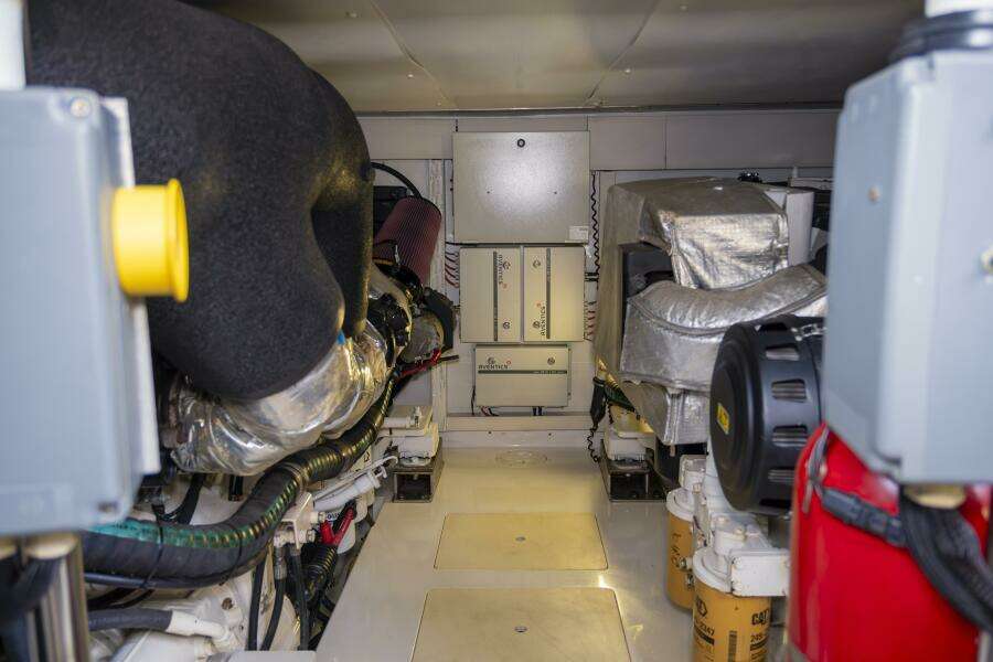 PRIVE 66ft Azimut Yacht For Sale