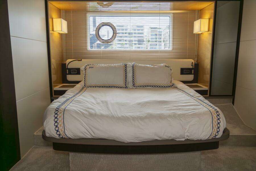 PRIVE 66ft Azimut Yacht For Sale
