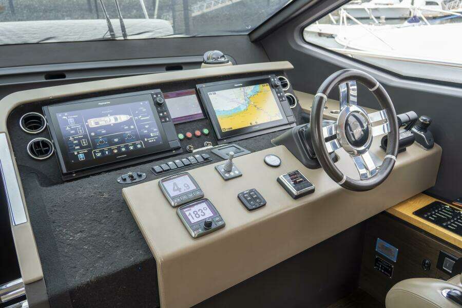 PRIVE 66ft Azimut Yacht For Sale