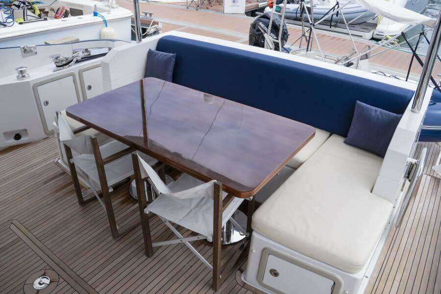 PRIVE 66ft Azimut Yacht For Sale