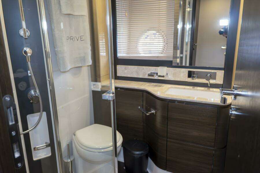 PRIVE 66ft Azimut Yacht For Sale